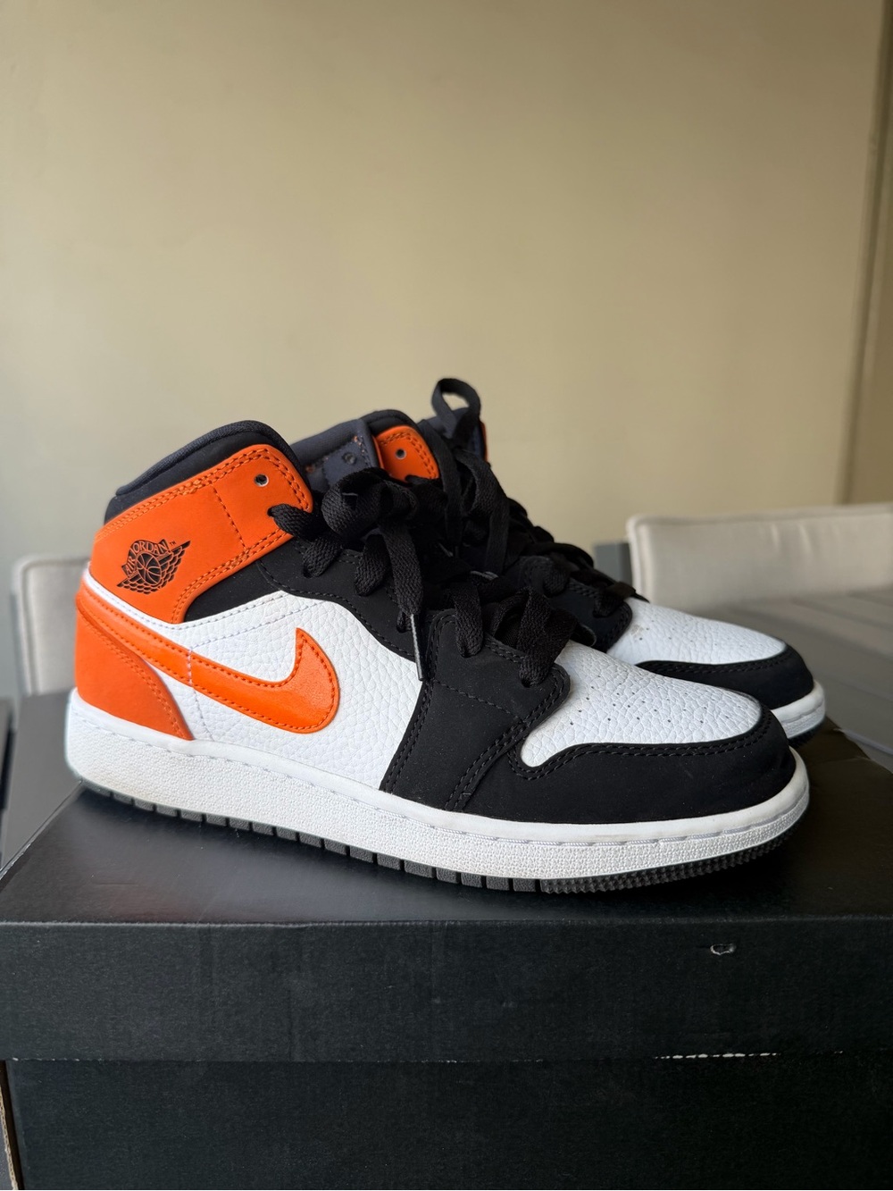 Air Jordan 1 Mid GS 'Shattered Backboard' – Size US 5.5 Y (US 7 W)